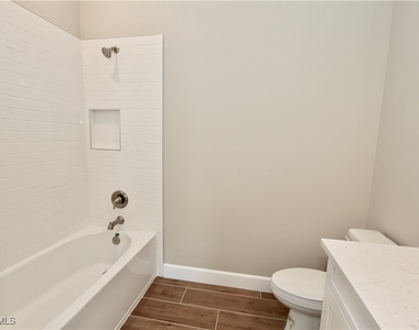 8437 Rosa Court - Photo Thumbnail 14