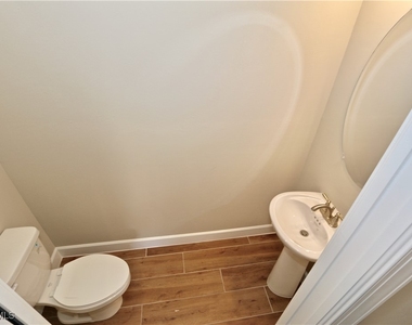 8437 Rosa Court - Photo Thumbnail 16