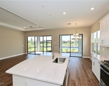 8437 Rosa Court - Photo Thumbnail 4