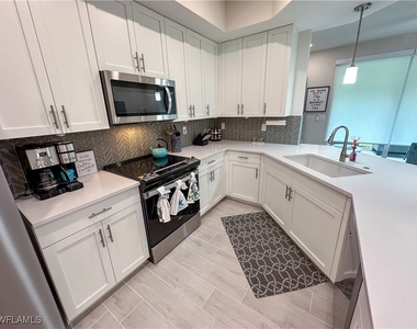 220 Indies Dr E - Photo Thumbnail 10