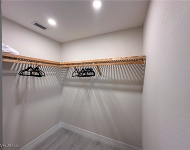 220 Indies Dr E - Photo Thumbnail 28