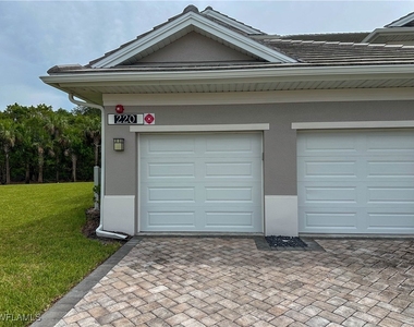 220 Indies Dr E - Photo Thumbnail 4