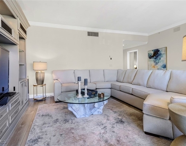 450 Bayfront Place - Photo Thumbnail 6