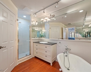 410 Bayfront Place - Photo Thumbnail 7