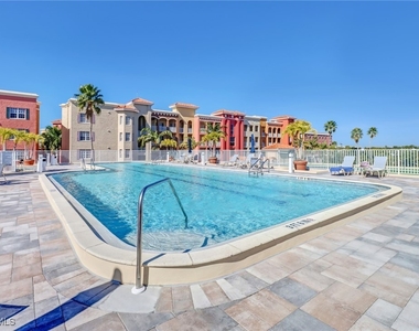 410 Bayfront Place - Photo Thumbnail 11