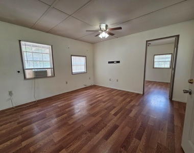 22884 Oakmont Drive - Photo Thumbnail 9