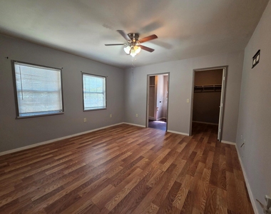 22884 Oakmont Drive - Photo Thumbnail 22