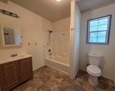 22884 Oakmont Drive - Photo Thumbnail 18