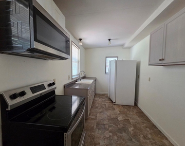 22884 Oakmont Drive - Photo Thumbnail 15