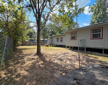 22884 Oakmont Drive - Photo Thumbnail 4
