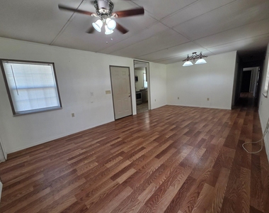 22884 Oakmont Drive - Photo Thumbnail 10