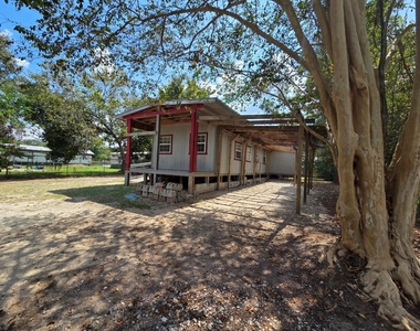 22884 Oakmont Drive - Photo Thumbnail 2