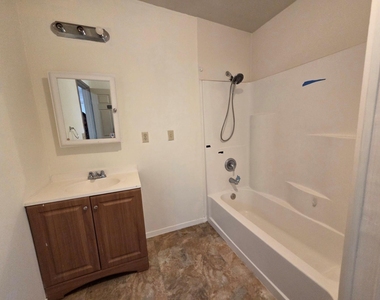 22884 Oakmont Drive - Photo Thumbnail 19