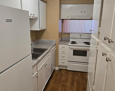 13210 Old Richmond Road - Photo Thumbnail 11