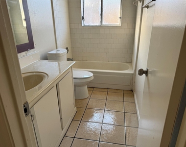 2114 W Greens Road - Photo Thumbnail 11