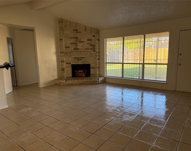 2114 W Greens Road - Photo Thumbnail 6