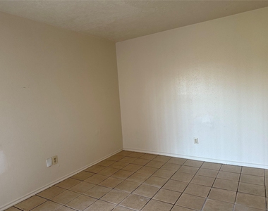 2114 W Greens Road - Photo Thumbnail 13