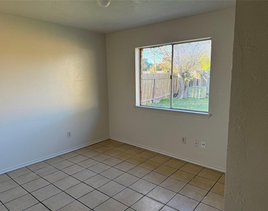 2114 W Greens Road - Photo Thumbnail 5