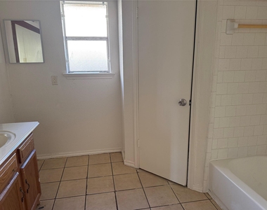 2114 W Greens Road - Photo Thumbnail 14