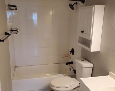 1105 Santa Rosa Drive - Photo Thumbnail 4