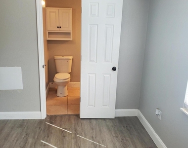 1105 Santa Rosa Drive - Photo Thumbnail 8