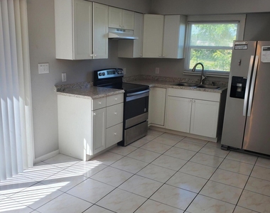 1105 Santa Rosa Drive - Photo Thumbnail 7
