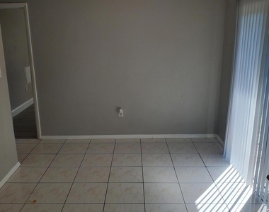 1105 Santa Rosa Drive - Photo Thumbnail 11
