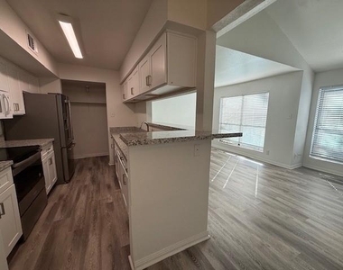 7200 W T C Jester Boulevard - Photo Thumbnail 6