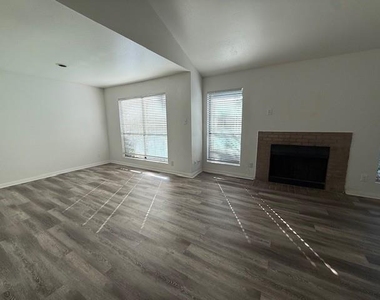7200 W T C Jester Boulevard - Photo Thumbnail 8