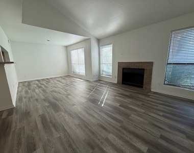 7200 W T C Jester Boulevard - Photo Thumbnail 4