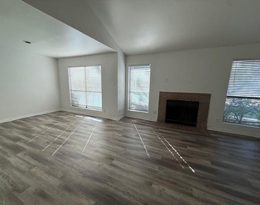 7200 W T C Jester Boulevard - Photo Thumbnail 5
