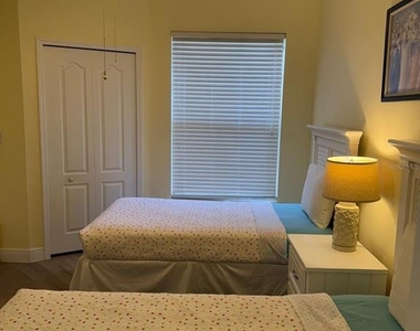 8917 Legacy Court - Photo Thumbnail 20