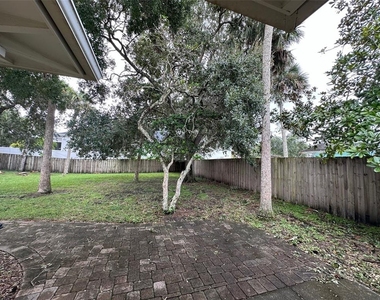 401 Oakwood Avenue - Photo Thumbnail 17