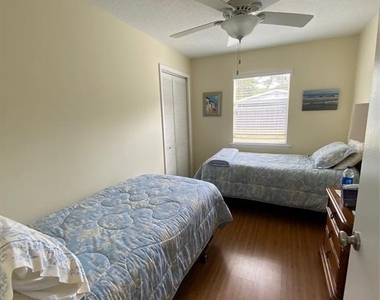 401 Oakwood Avenue - Photo Thumbnail 16