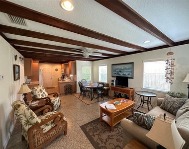 401 Oakwood Avenue - Photo Thumbnail 6