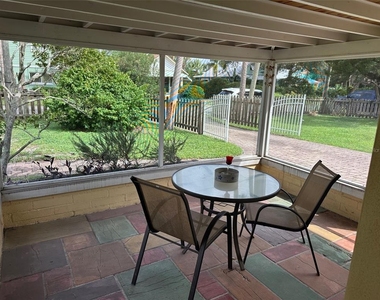 401 Oakwood Avenue - Photo Thumbnail 5