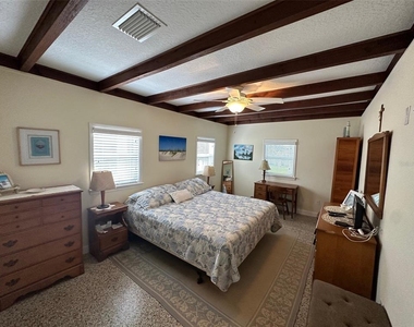 401 Oakwood Avenue - Photo Thumbnail 12
