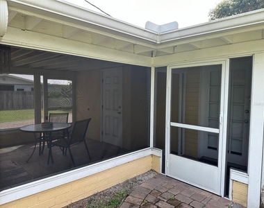 401 Oakwood Avenue - Photo Thumbnail 4