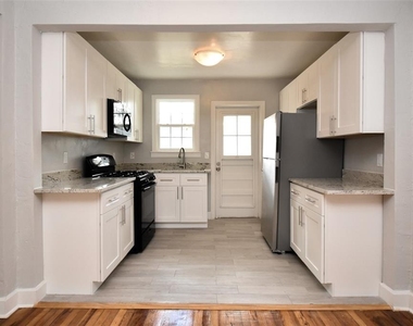 1028 Ne 3rd Avenue - Photo Thumbnail 3