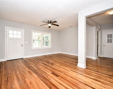 1028 Ne 3rd Avenue - Photo Thumbnail 4