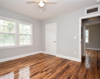 1028 Ne 3rd Avenue - Photo Thumbnail 7