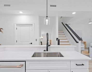 6418 Margarita Shores Lane - Photo Thumbnail 32
