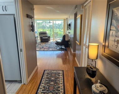 7461 W Country Club Drive N - Photo Thumbnail 1