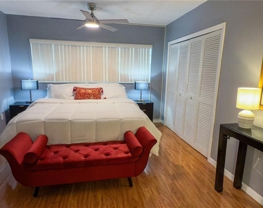 7461 W Country Club Drive N - Photo Thumbnail 10