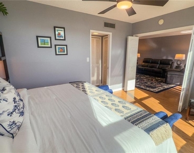 7461 W Country Club Drive N - Photo Thumbnail 6