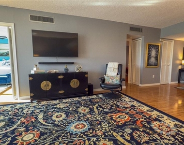 7461 W Country Club Drive N - Photo Thumbnail 4