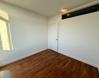 184 Noll Street - Photo Thumbnail 5