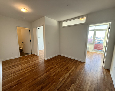 184 Noll Street - Photo Thumbnail 2