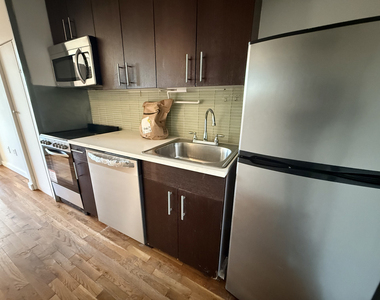 184 Noll Street - Photo Thumbnail 1