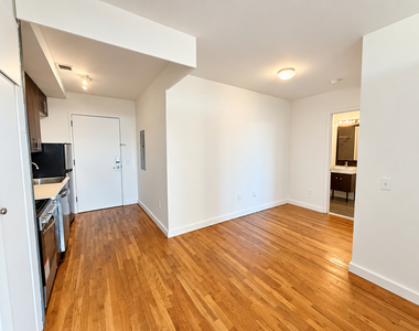 184 Noll Street - Photo Thumbnail 6